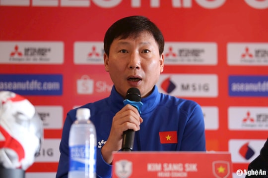 HLV Kim Sang-sik: ''Tuyển Việt Nam sẽ chơi hết mình, không lùi bước''