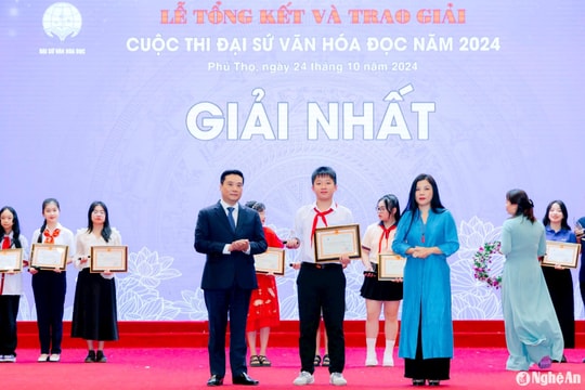 Nam sinh Nghệ An giành cú đúp giải Nhất cuộc thi Đại sứ Văn hóa đọc