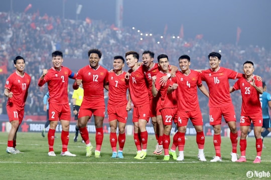 Vé 'chợ đen' chung kết AFF Cup 2024 bị đội giá không tưởng; Ronaldo có thể rời Saudi Arabia