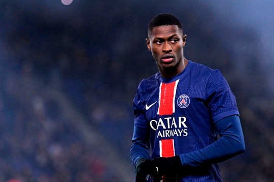 MU ve vãn hậu vệ cánh trái của PSG