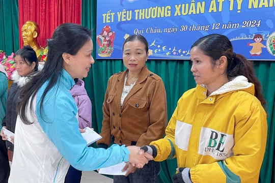 Phụ nữ Nghệ An tổ chức Chương trình 'Tết yêu thương' tại các huyện Quế Phong, Quỳ Châu