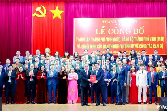 Công bố thành lập thành phố Vinh (mới), Đảng bộ thành phố Vinh (mới) và quyết định công tác cán bộ