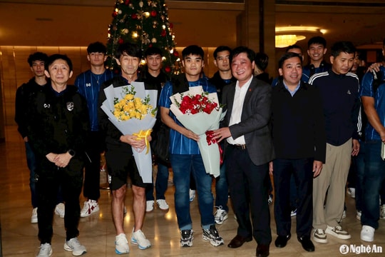 Đội tuyển Thái Lan đến Việt Nam thi đấu trận chung kết ASEAN Cup