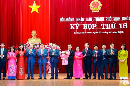 Bí thư Thành ủy Phan Đức Đồng được bầu giữ chức Chủ tịch Hội đồng Nhân dân thành phố Vinh (mới)