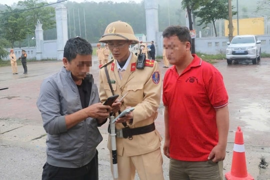 Cảnh sát giao thông Nghệ An phát hiện hơn 120 trường hợp vi phạm trong ngày đầu thực hiện Nghị định 168/CP