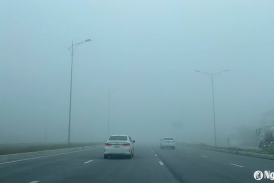 Sương mù dày đặc bao phủ thành Vinh