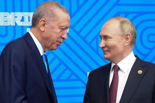 Thổ Nhĩ Kỳ và Nga vượt qua lệnh trừng phạt của Mỹ như thế nào?