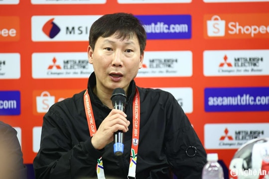 HLV Kim Sang-sik: 'Chúng ta không cần sợ Thái Lan'