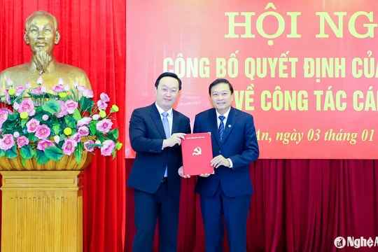 Công bố và trao Quyết định chuẩn y Phó Bí thư Tỉnh ủy Nghệ An
