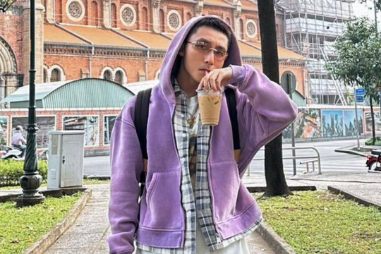 Giữ lời hứa với fan, Sơn Tùng M-TP đi uống cà phê bệt ở nhà thờ Đức Bà