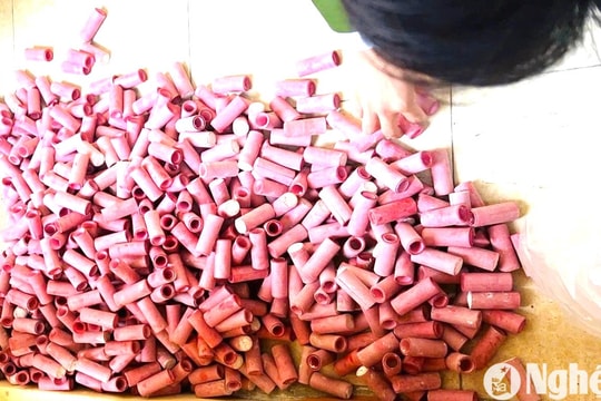 Bắt đối tượng lập lán trại sản xuất pháo nổ