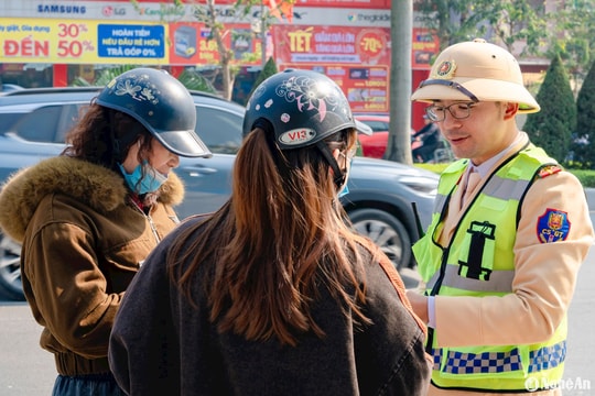 Cảnh sát giao thông Nghệ An nói về căn cứ xử lý lỗi vượt đèn đỏ