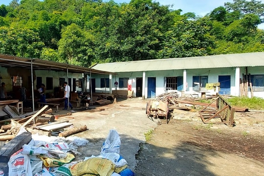 Cần đảm bảo quyền lợi cho gần 100 hộ dân sống tạm trên đất công trường ở huyện Tương Dương