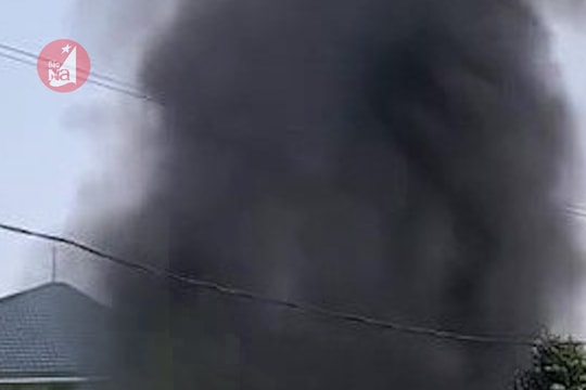 Cháy kho chứa đồ nuôi cá cảnh ở TP Vinh