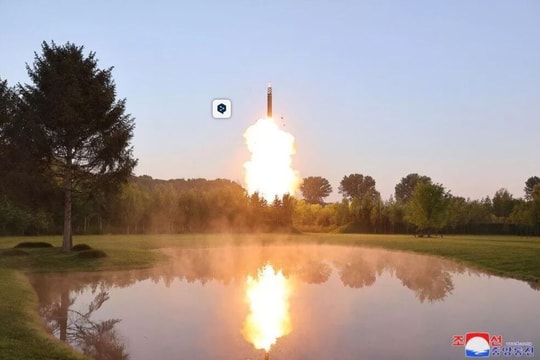 Triều Tiên phóng thành công tên lửa siêu thanh vượt âm