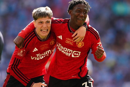 MU cân nhắc bán 'gà nòi' Mainoo và Garnacho giá 70 triệu bảng