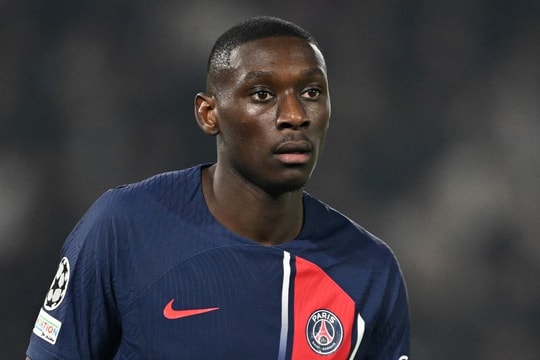 Tottenham tăng tốc ký Kolo Muani, PSG sẵn sàng 'nhả' vào tháng 1
