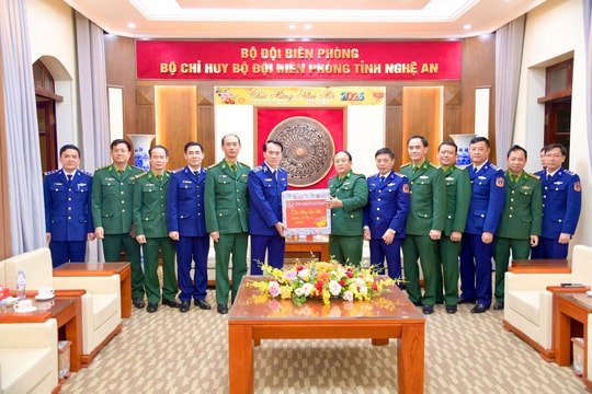 Bộ Tư lệnh Cảnh sát biển Việt Nam chúc Tết Bộ đội Biên phòng Nghệ An