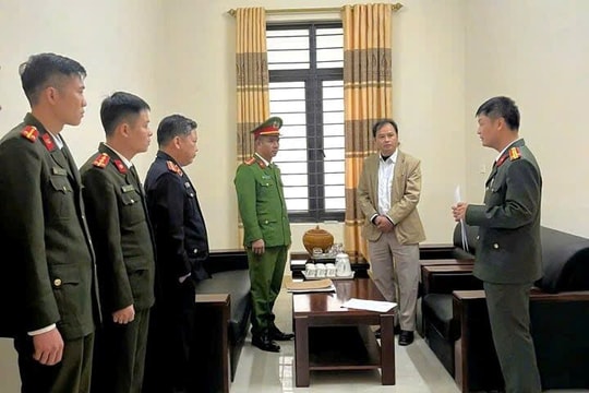 Bắt tạm giam Trưởng Ban quản lý rừng phòng hộ Tân Kỳ