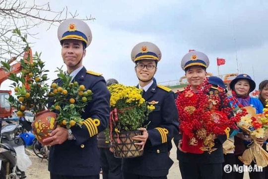 Vượt sóng dữ mang yêu thương tới Cồn Cỏ, Lý Sơn