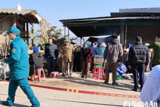 Hiện trường vụ tai nạn khiến 6 người tử vong ở Kỳ Sơn