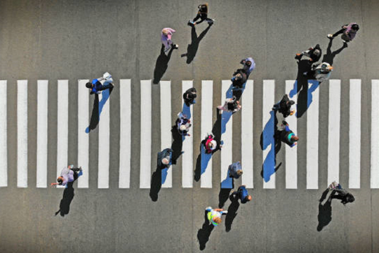 Người đi bộ vi phạm quy tắc giao thông đường bộ bị xử lý như thế nào?