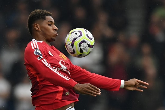 Barca muốn Rashford trong tháng 1, MU đòi đổi Araujo