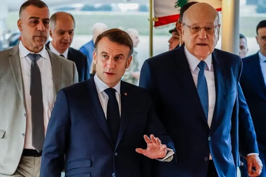 Tổng thống Pháp Macron thăm Liban giữa hy vọng tái thiết
