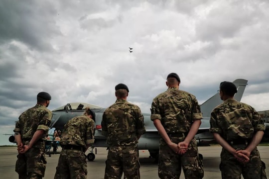 Anh cân nhắc đặt căn cứ quân sự tại Ukraine