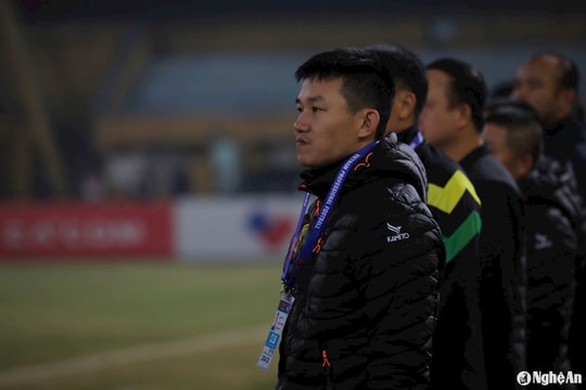 Huấn luyện viên Phan Như Thuật: Để thoát khỏi nhóm 'cầm đèn đỏ', các cầu thủ phải nỗ lực hơn nữa