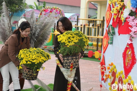 Giáo viên Nghệ An phấn khởi khi lần đầu có tiền 'thưởng Tết'