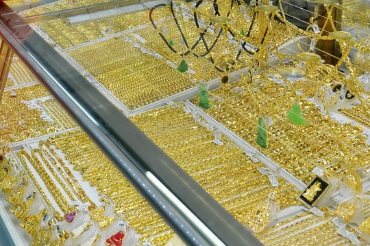 Giá vàng hôm nay tăng mạnh thêm nửa triệu đồng