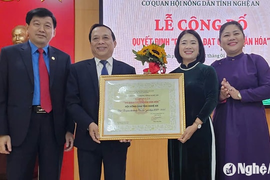 Hội Nông dân tỉnh Nghệ An đón nhận danh hiệu 'Cơ quan đạt chuẩn văn hóa giai đoạn 2023-2024'