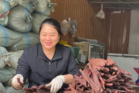 Giá trâu bò thấp, nông dân chuyển hướng chế biến thịt giàng đặc sản