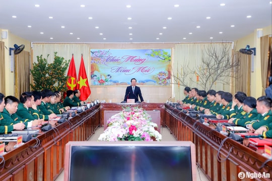 Bí thư Tỉnh ủy Nguyễn Đức Trung thăm, chúc Tết Bộ Chỉ huy Bộ đội Biên phòng tỉnh Nghệ An