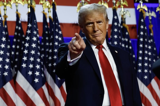 Ông Trump nói rằng yêu mến người dân Nga và đề xuất 'thỏa thuận' với ông Putin