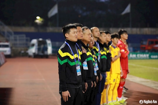 Huấn luyện viên trưởng SLNA nói gì sau màn thể hiện ấn tượng của hai tân binh?