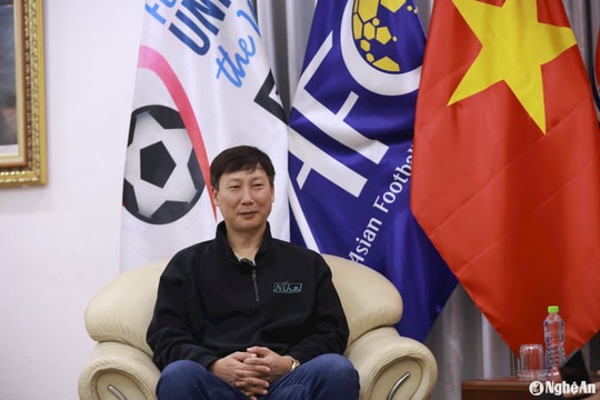 HLV Kim Sang-sik đặt mục tiêu đoạt nhiều chức vô địch mới để mang lại niềm vui cho người hâm mộ