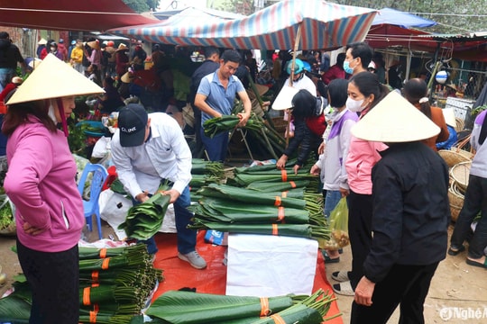 Chộn rộn phiên chợ quê Nghệ An ngày giáp Tết