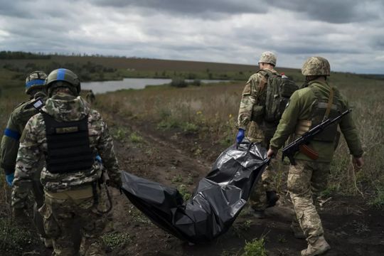 Báo Anh đưa 4 kịch bản chấm dứt xung đột Ukraine