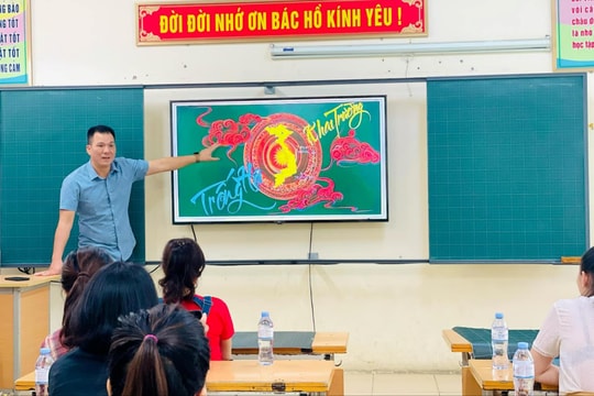 Thầy giáo xứ Nghệ gây sốt với những bức tranh 'độc bản" trên bảng phấn