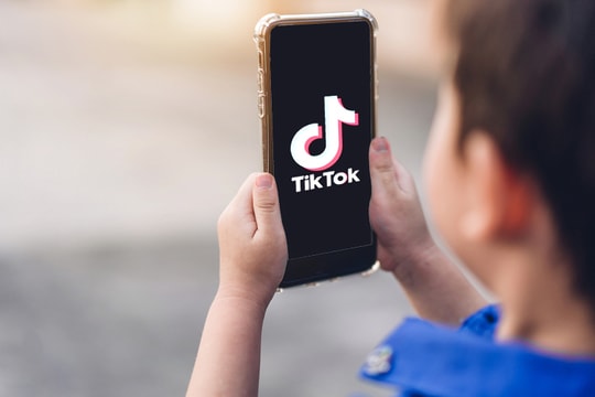 Chuyên gia tâm lý học lo ngại những tác động tiêu cực của TikTok đối với giới trẻ