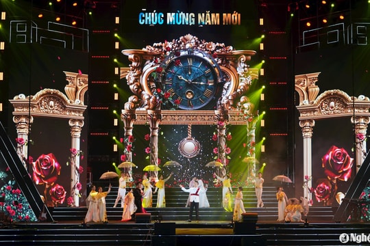 Rực rỡ chương trình nghệ thuật chào Xuân Ất Tỵ 2025 tại Quảng trường Hồ Chí Minh