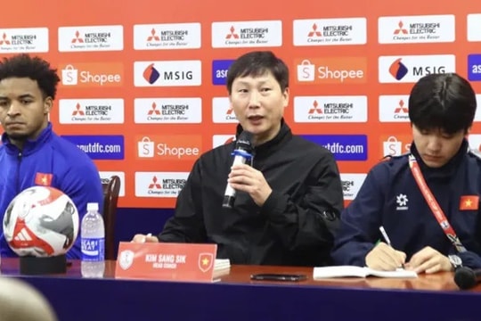 HLV Kim Sang-sik thay đổi đội ngũ trợ lý ở tuyển Việt Nam; MU công bố tân binh đầu tiên dưới thời HLV Amorim