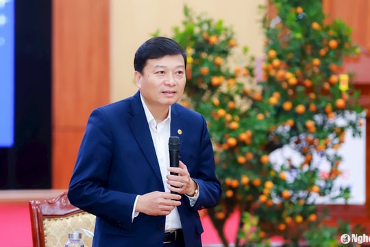 Chủ tịch UBND tỉnh Lê Hồng Vinh chúc mừng đầu Xuân mới, triển khai nhiệm vụ năm 2025 tại ngành Điện lực Nghệ An