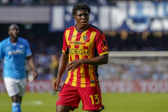 Man United chiêu mộ hậu vệ Patrick Dorgu giá 30 triệu euro