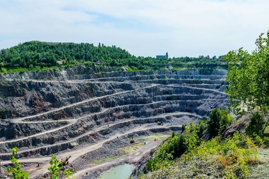 Tổng thống Trump yêu cầu Ukraine cung cấp khoáng sản đất hiếm