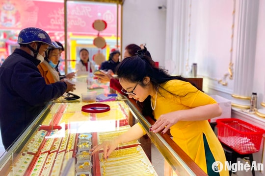 Giá vàng tăng vọt trước ngày Thần Tài, thị trường Nghệ An trầm lắng