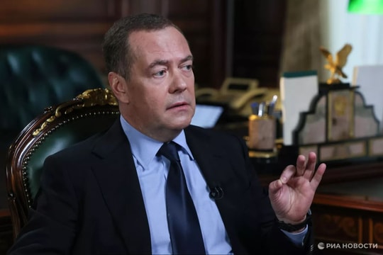 Ông Medvedev tiết lộ chi phí để châu Âu tái thiết Ukraine