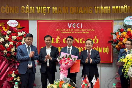Công bố quyết định bổ nhiệm Phó Giám đốc VCCI Chi nhánh Nghệ An - Hà Tĩnh - Quảng Bình